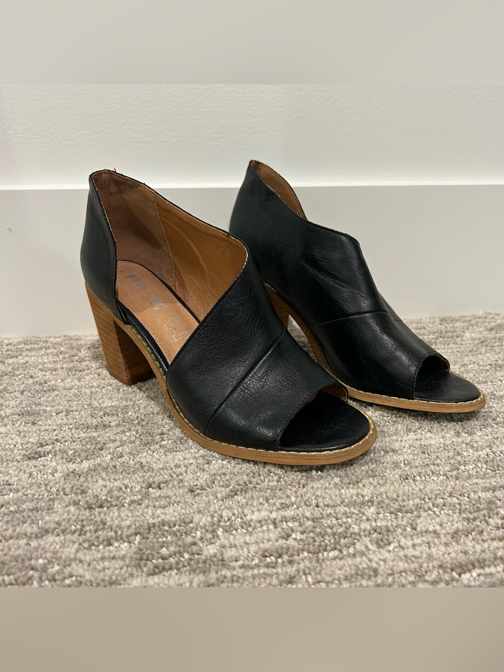 Mi.iM Jessica Peep Toe Black Genuine Leather Heels Size 7.5